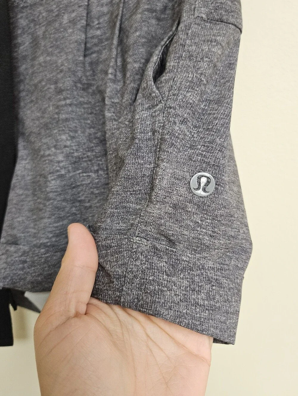 Lululemon Spring Break Away Short II Heathered Texture Printed Grey Deep Coal 6